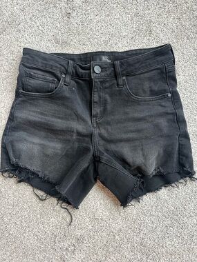 1822 Denim Black Frayed-Hem Jean Shorts